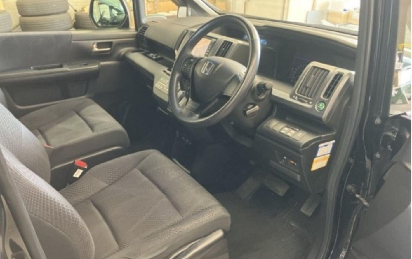 Used Honda Stepwagon for sale - 76689009: Photo 3