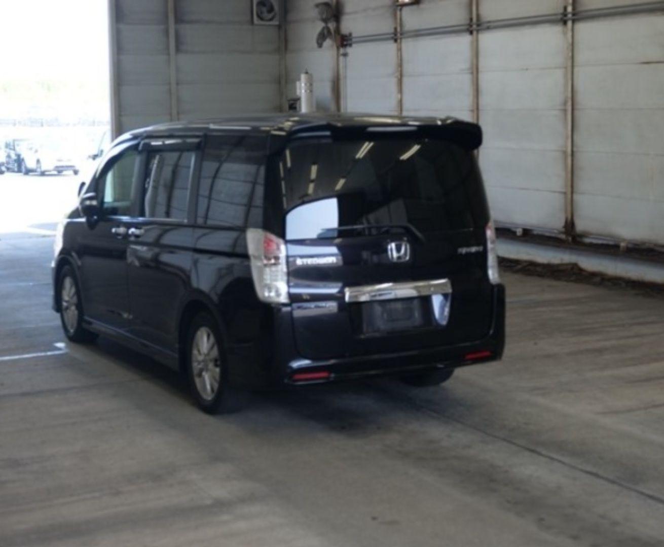 Used Honda Stepwagon for sale - 76689009: Photo 4