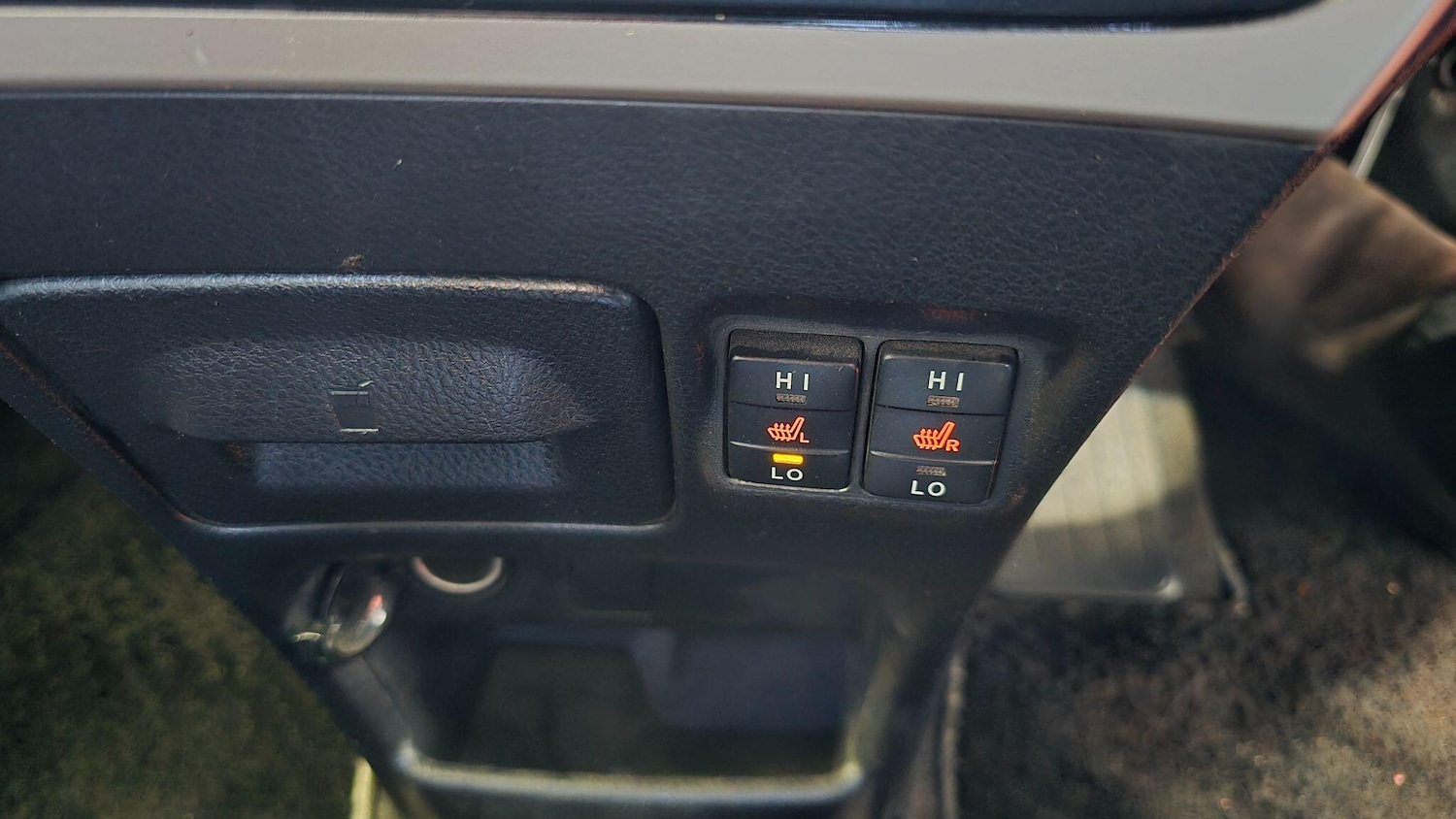 Used Toyota Voxy for sale - 77705070: Photo 11