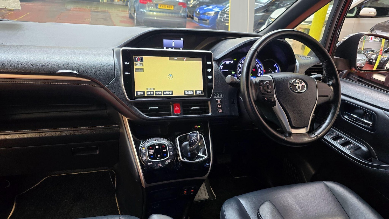 Used Toyota Voxy for sale - 77705070: Photo 17