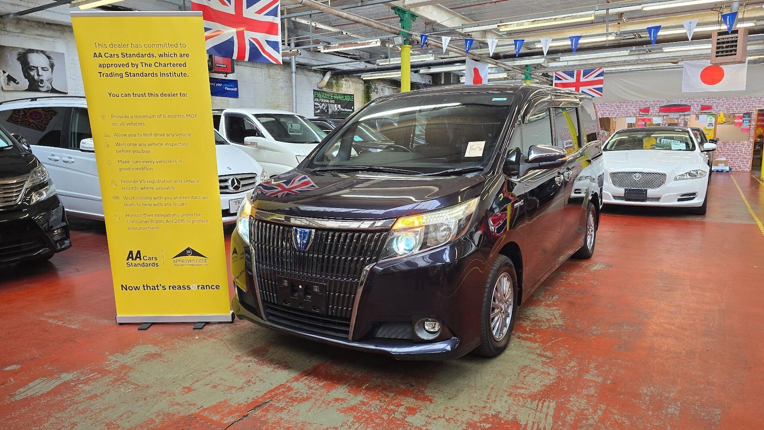 Used Toyota Voxy for sale - 77705070: Photo 2