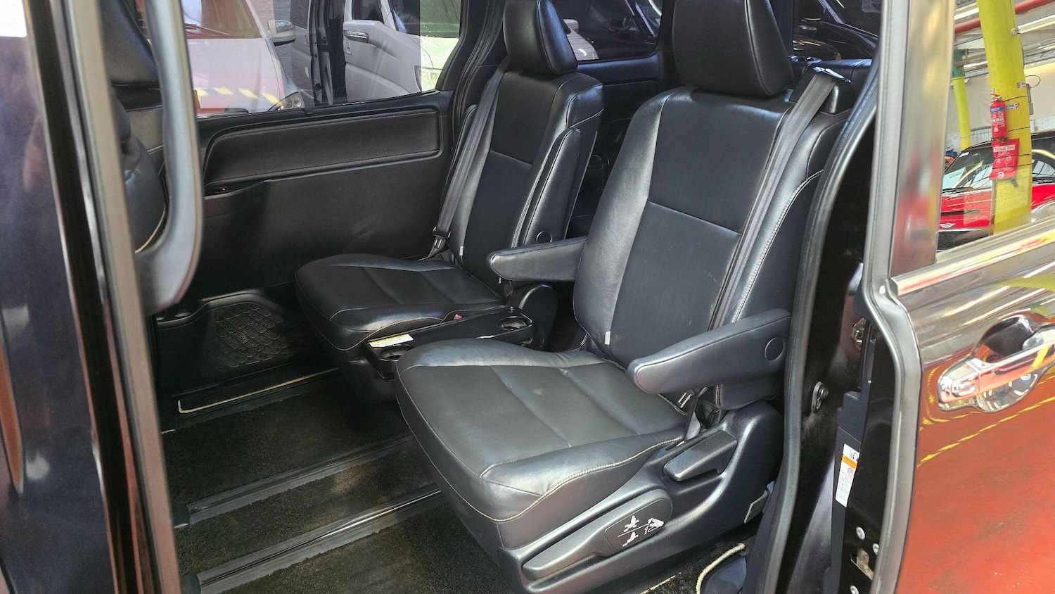 Used Toyota Voxy for sale - 77705070: Photo 20