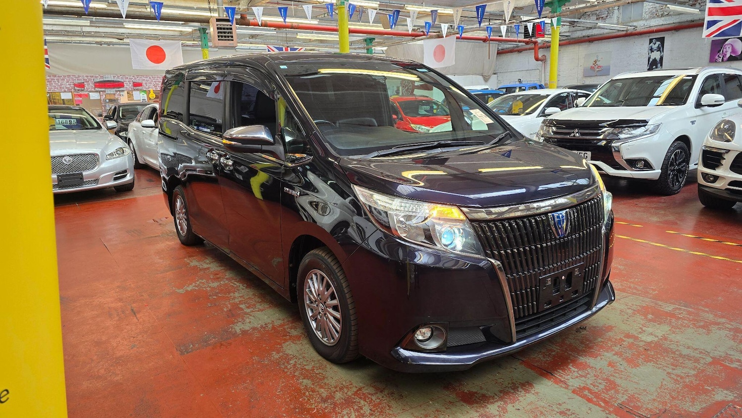 Used Toyota Voxy for sale - 77705070: Photo 3