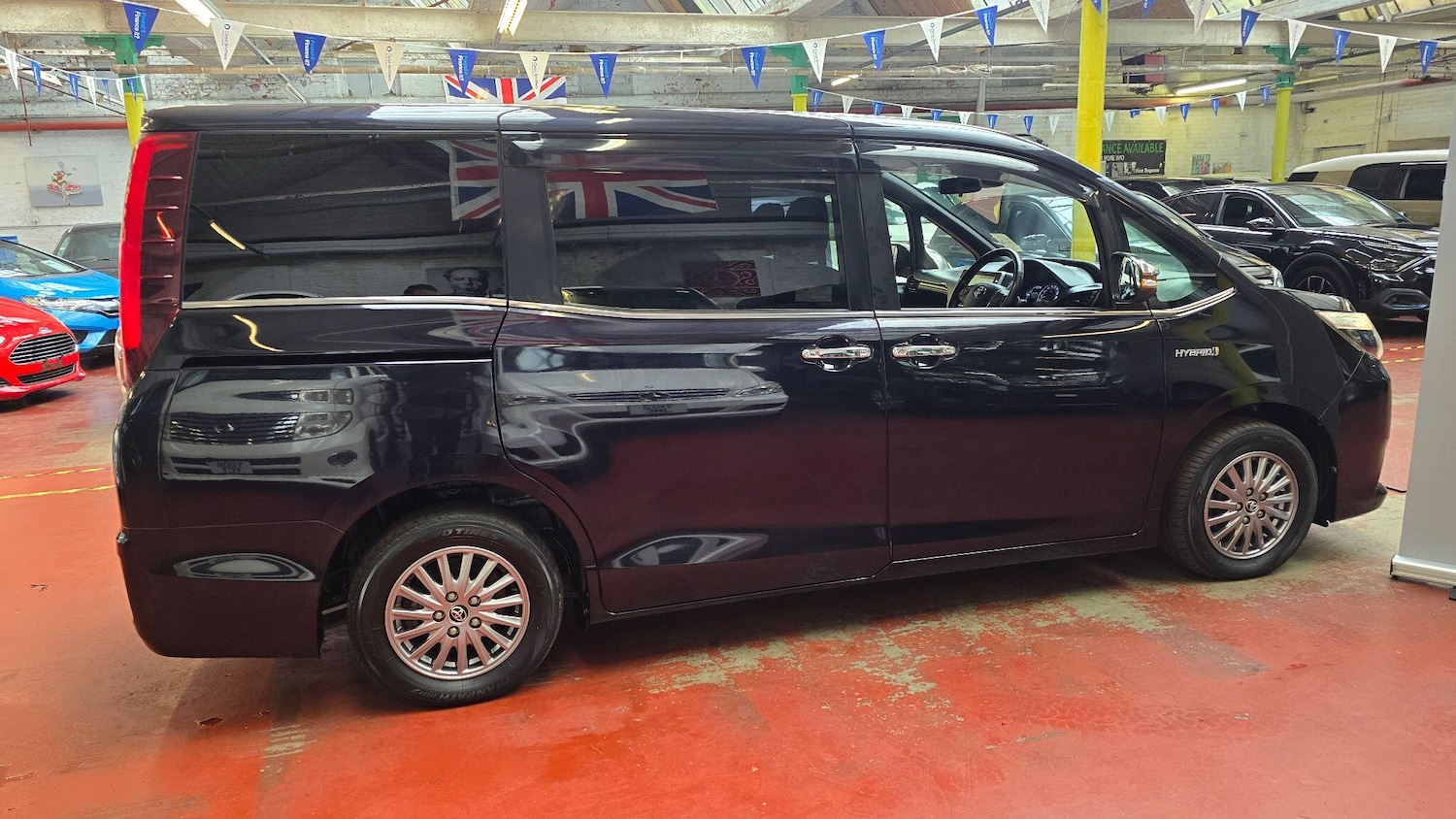 Used Toyota Voxy for sale - 77705070: Photo 32