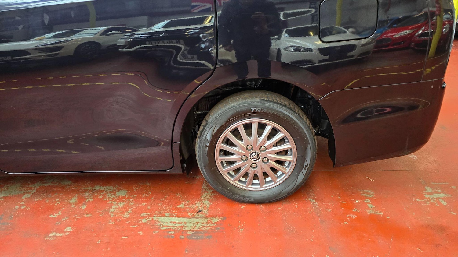 Used Toyota Voxy for sale - 77705070: Photo 38