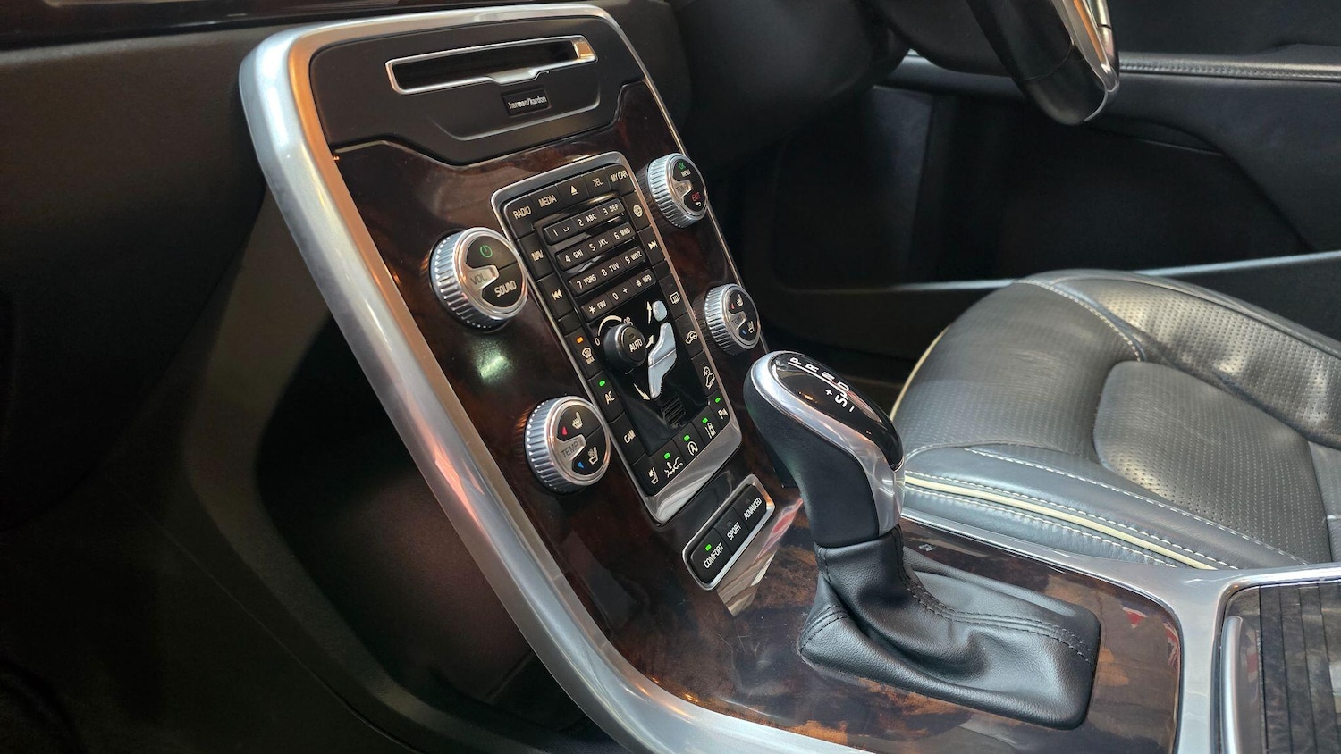 Used Volvo XC70 for sale - 77142931: Photo 17