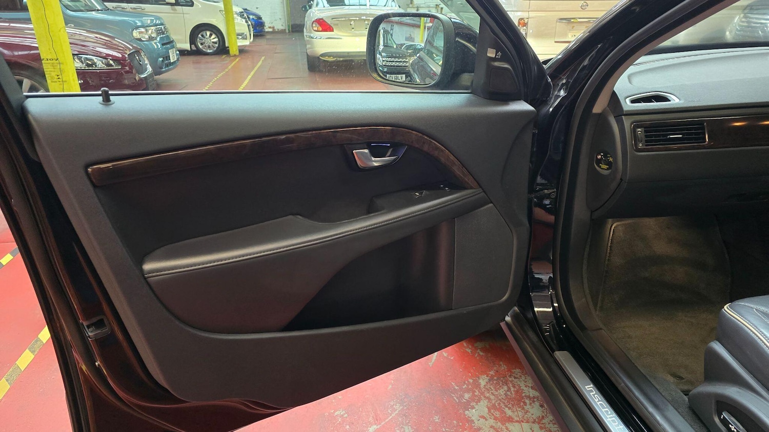 Used Volvo XC70 for sale - 77142931: Photo 30