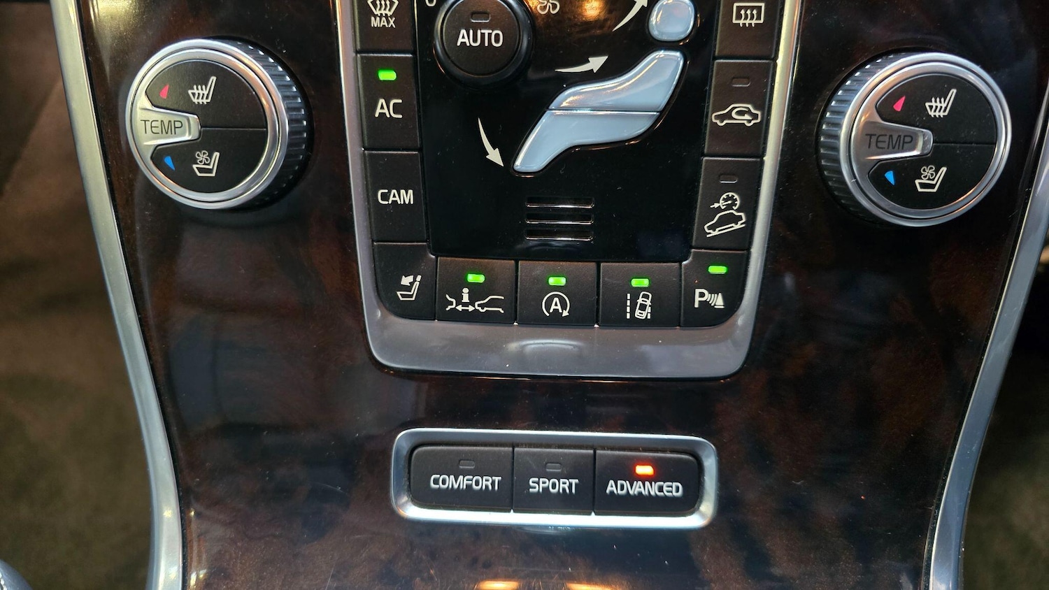 Used Volvo XC70 for sale - 77142931: Photo 8