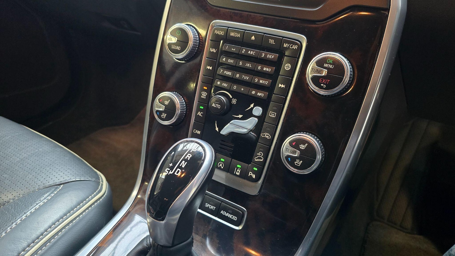 Used Volvo XC70 for sale - 77142931: Photo 9