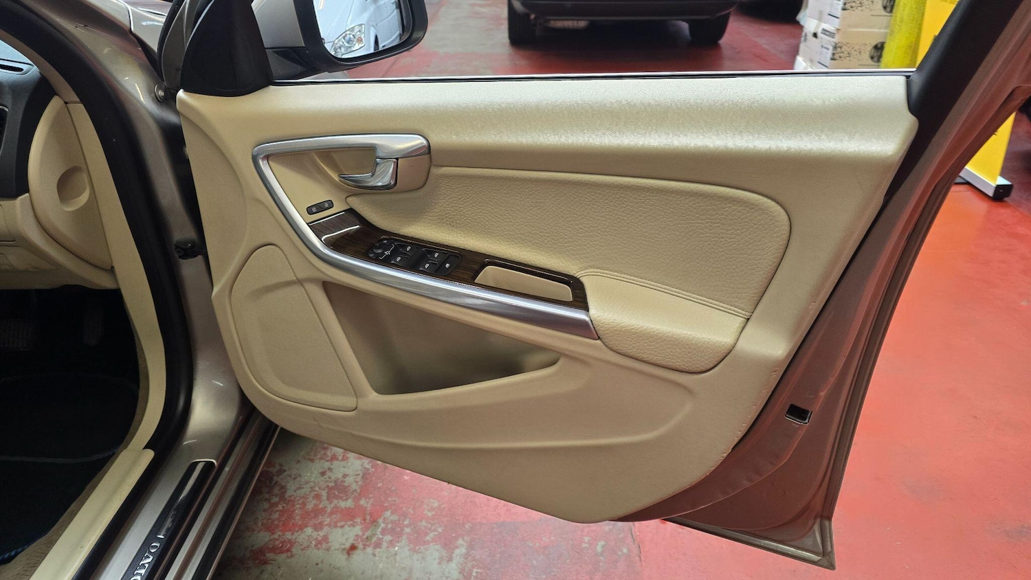 Used Volvo V60 for sale - 77783243: Photo 10