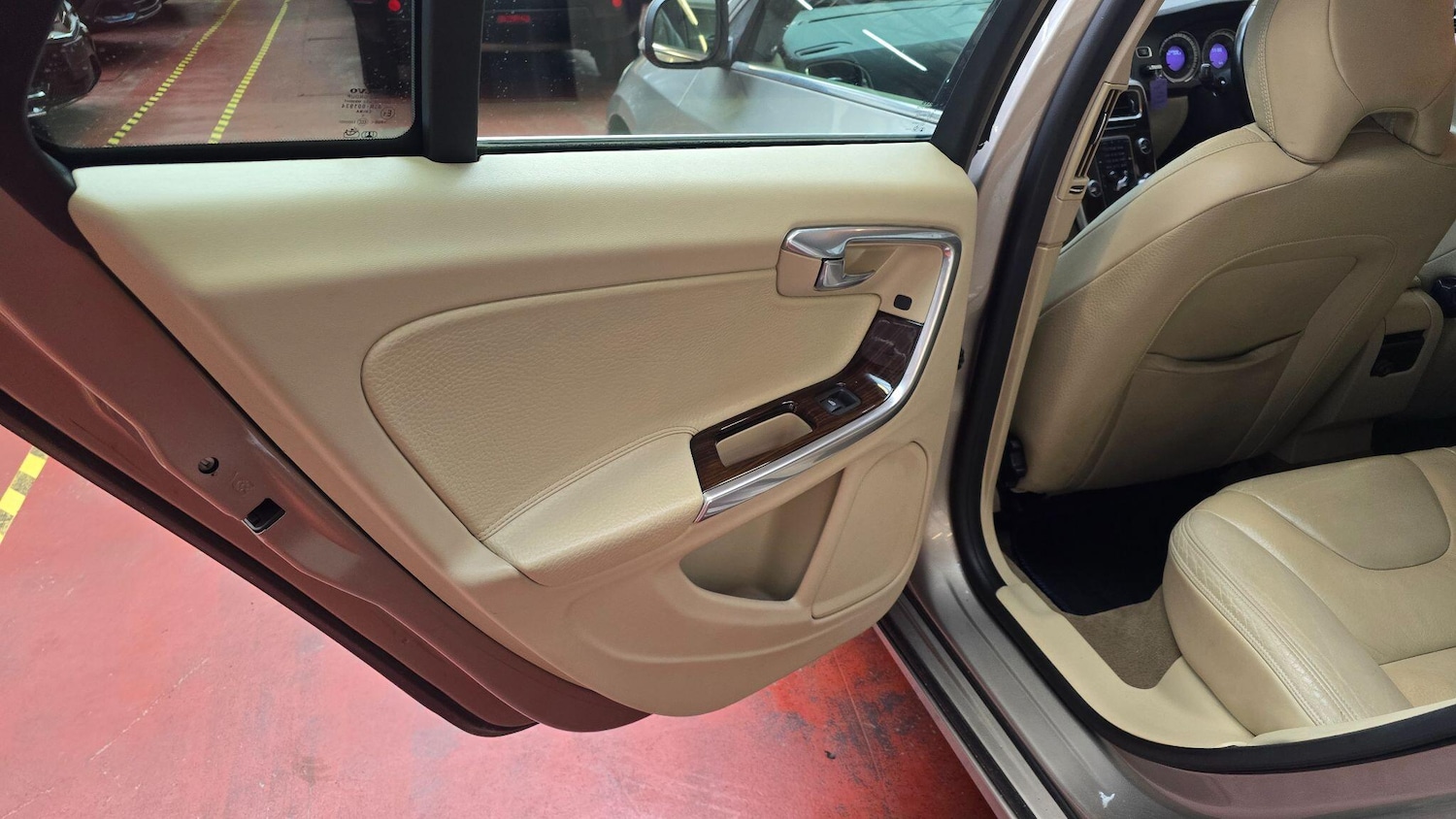 Used Volvo V60 for sale - 77783243: Photo 22