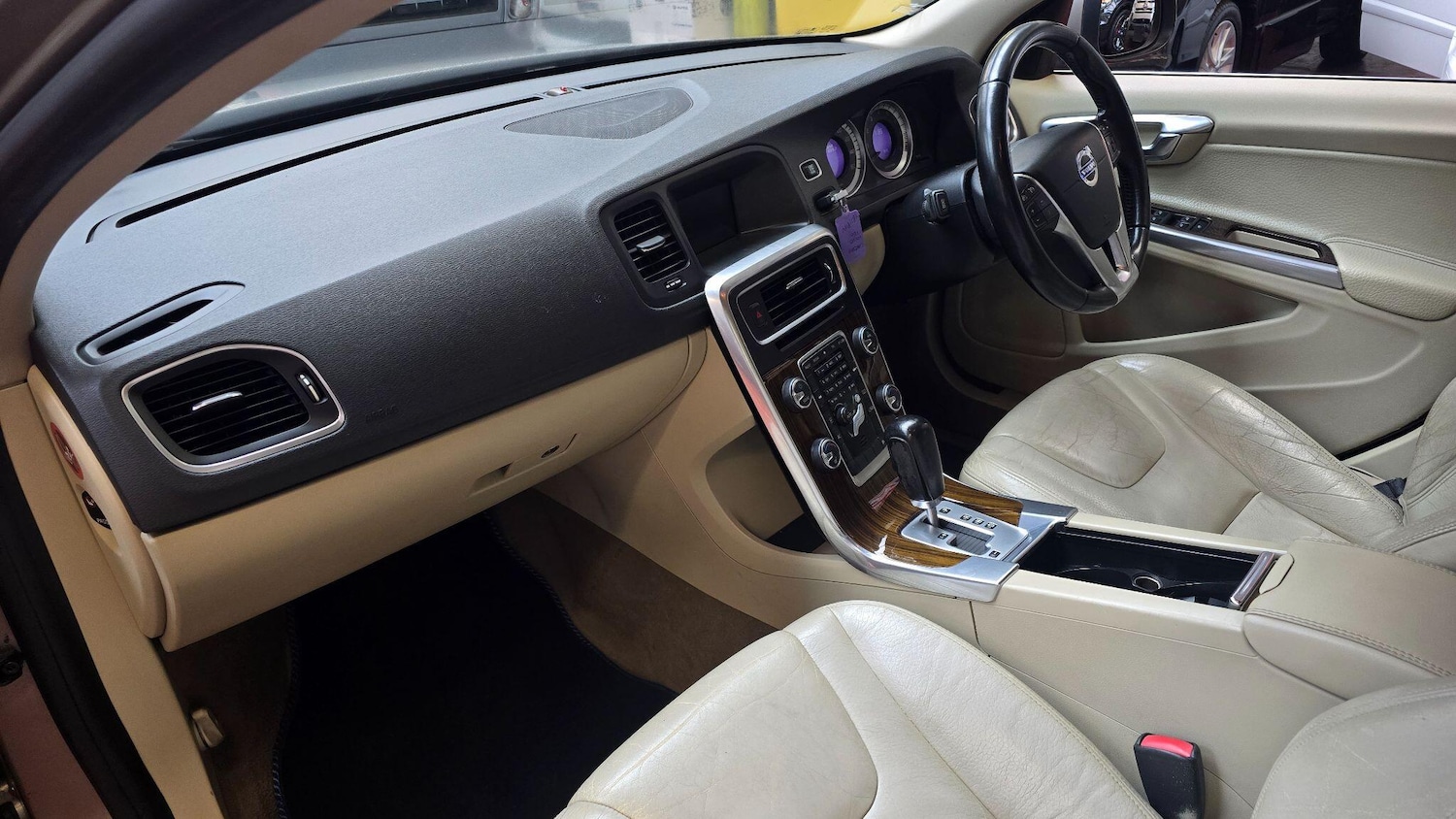 Used Volvo V60 for sale - 77783243: Photo 25