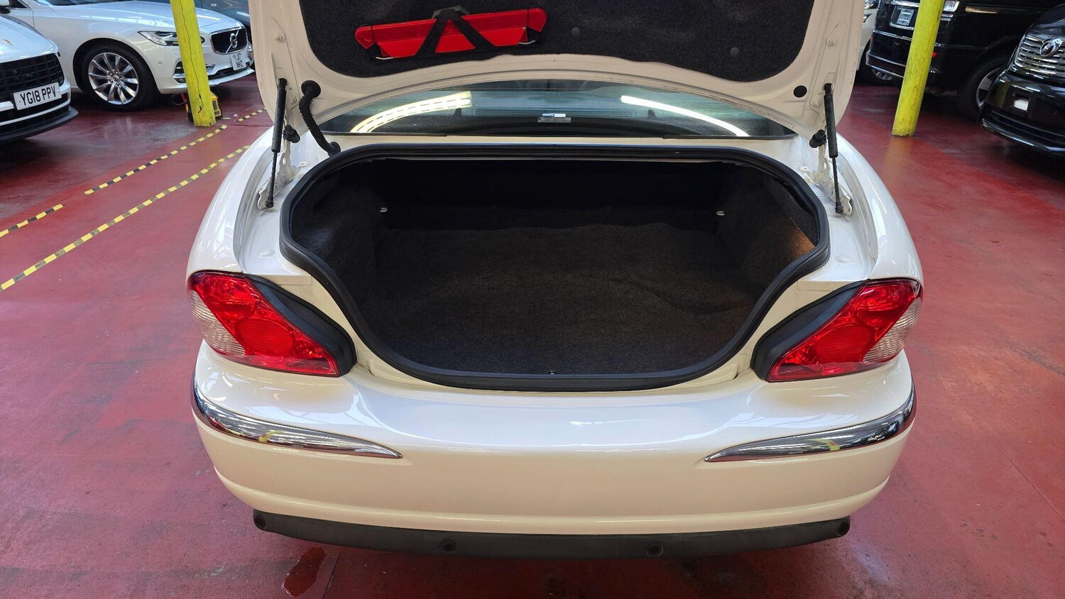 Used Jaguar X-Type 2025 for sale - 77454865: Photo 31