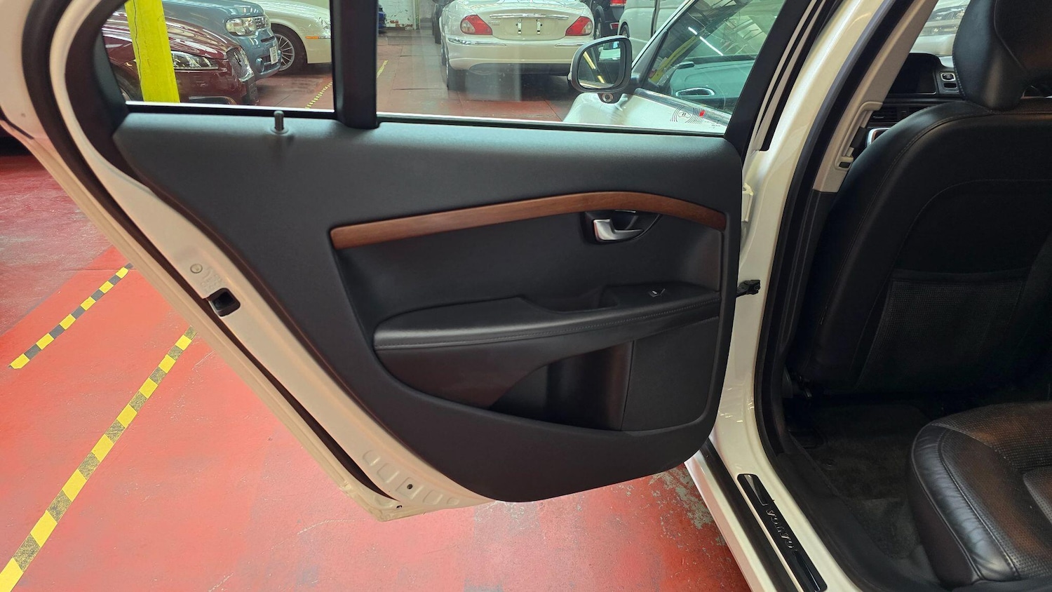 Used Volvo S80 for sale - 77131588: Photo 25