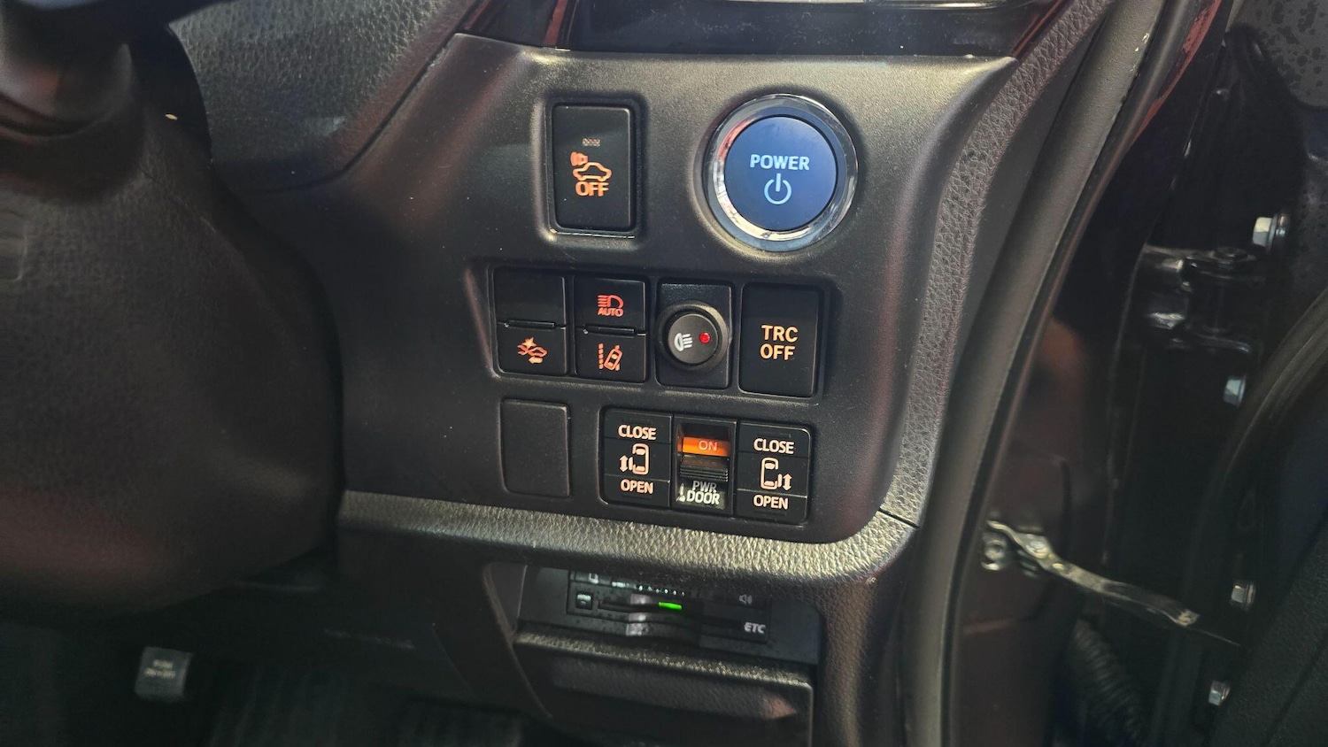 Used Toyota Voxy for sale - 77737447: Photo 12