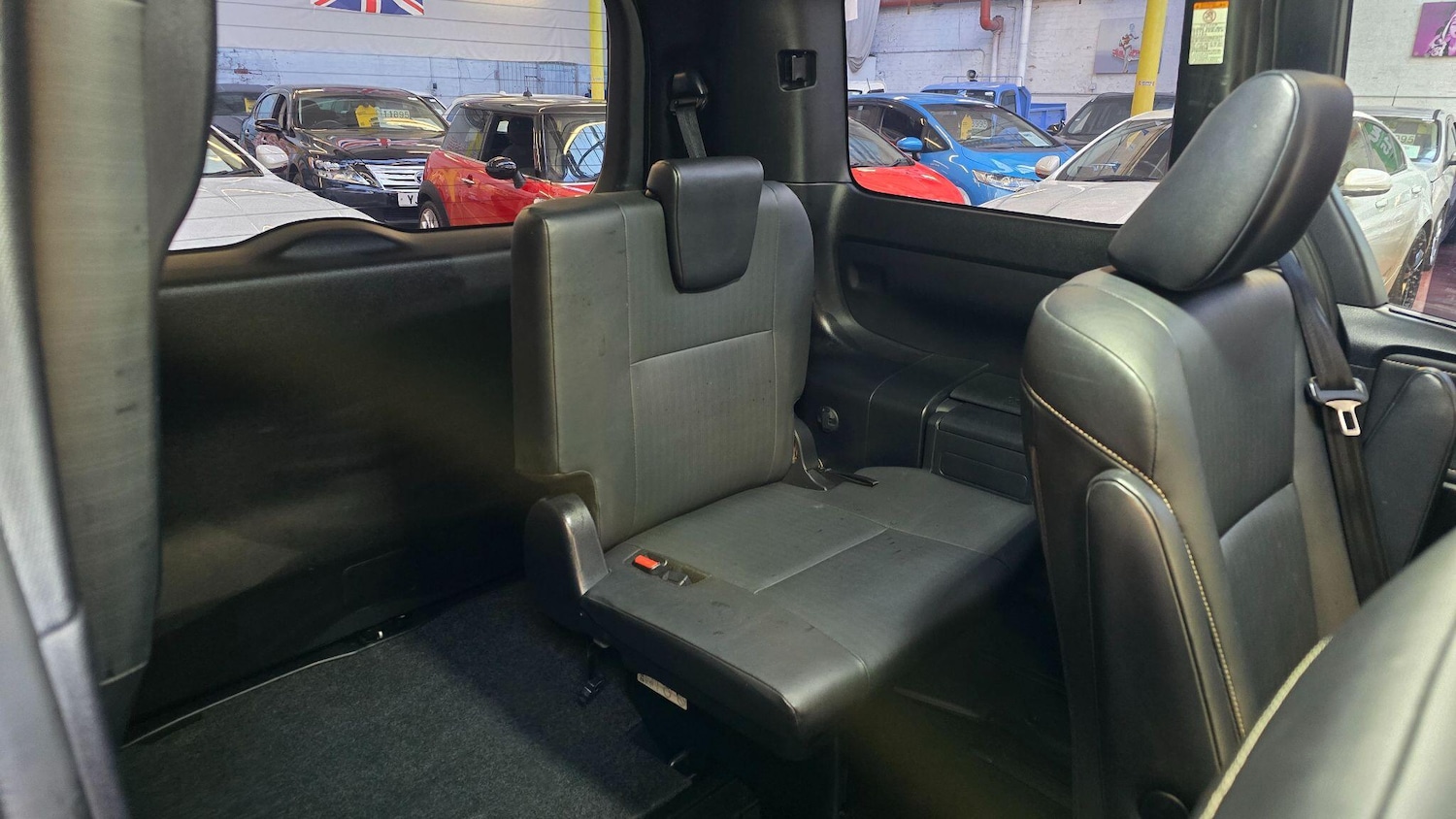 Used Toyota Voxy for sale - 77737447: Photo 22