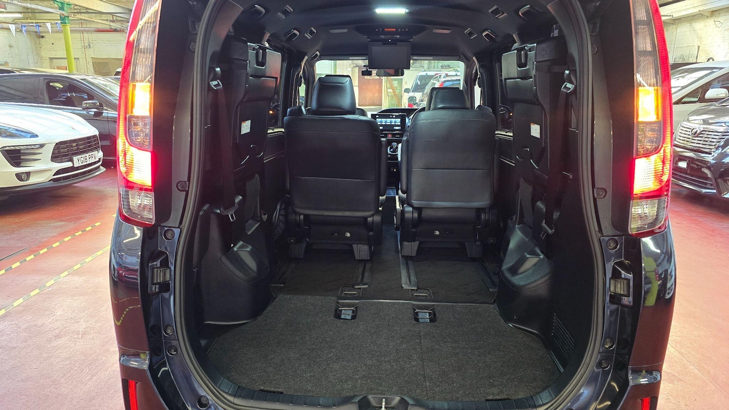 Used Toyota Voxy for sale - 77737447: Photo 27