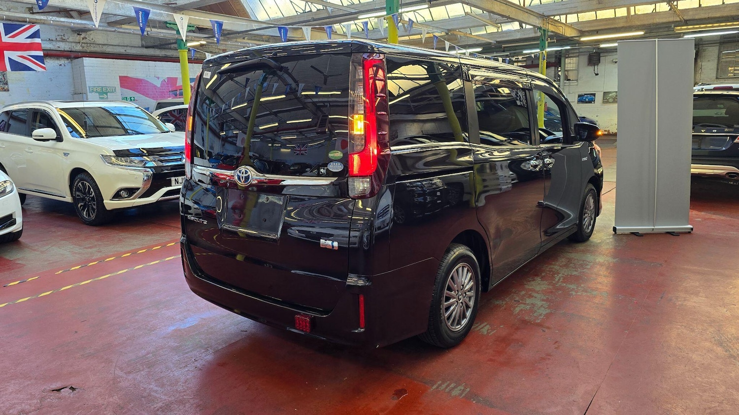 Used Toyota Voxy for sale - 77737447: Photo 37