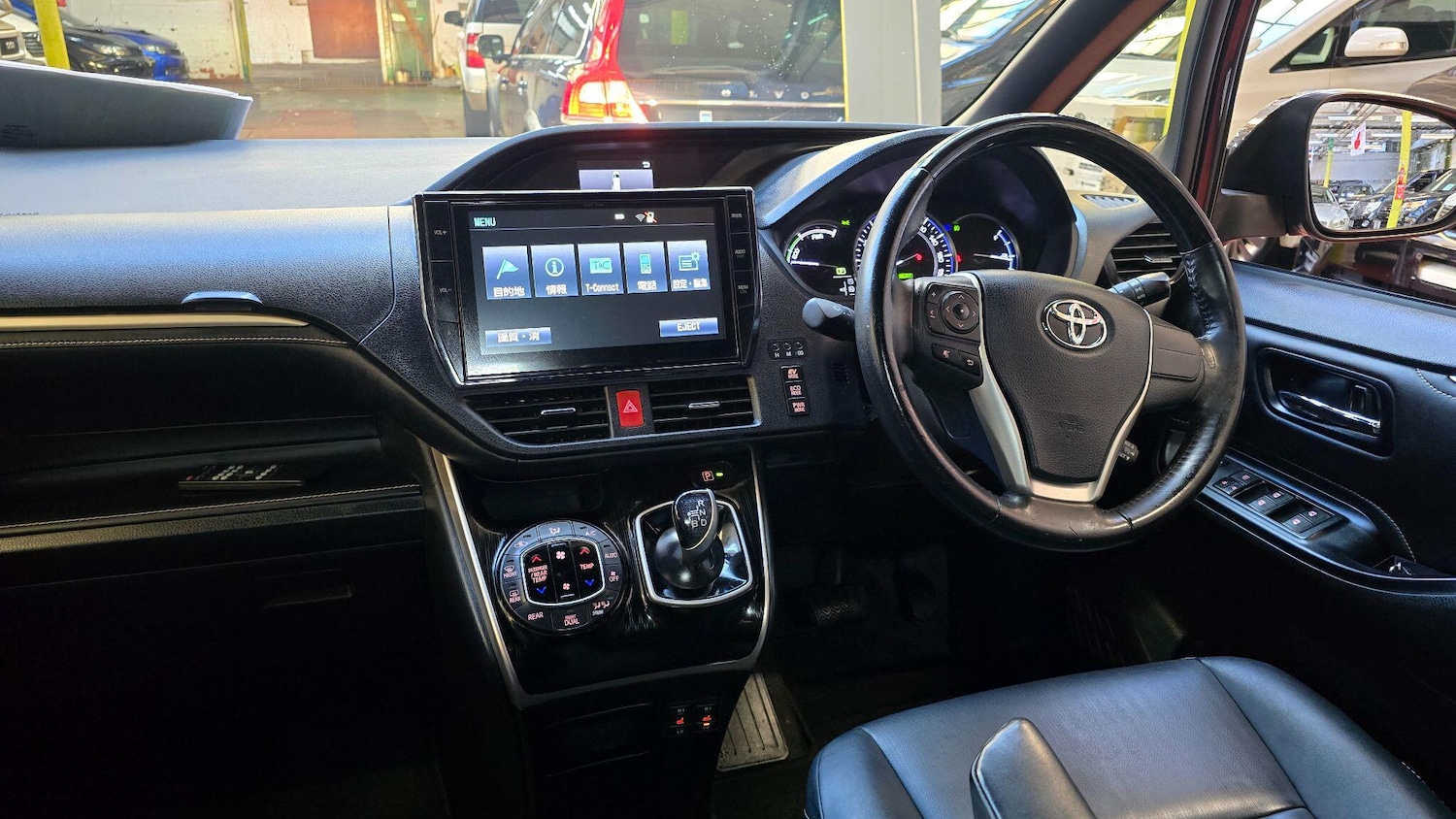 Used Toyota Voxy for sale - 77737447: Photo 4