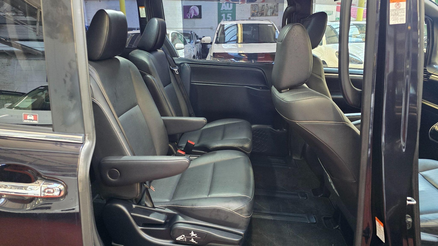 Used Toyota Voxy for sale - 77737447: Photo 7