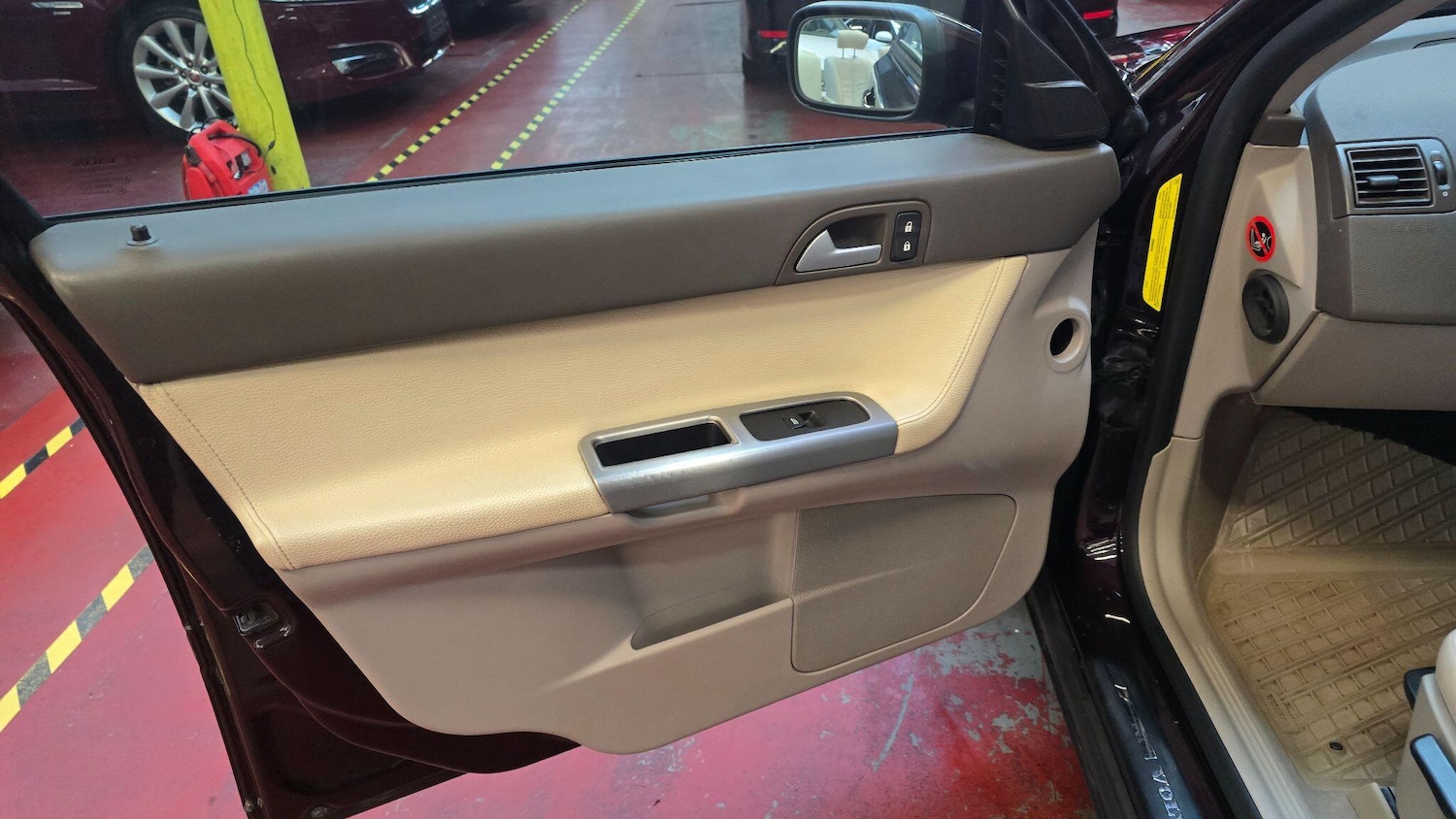 Used Volvo V50 2006 for sale - 76584763: Photo 15