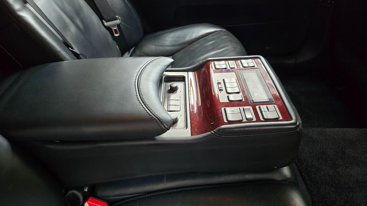 Used Lexus LS 2024 for sale - 76989340: Photo 23