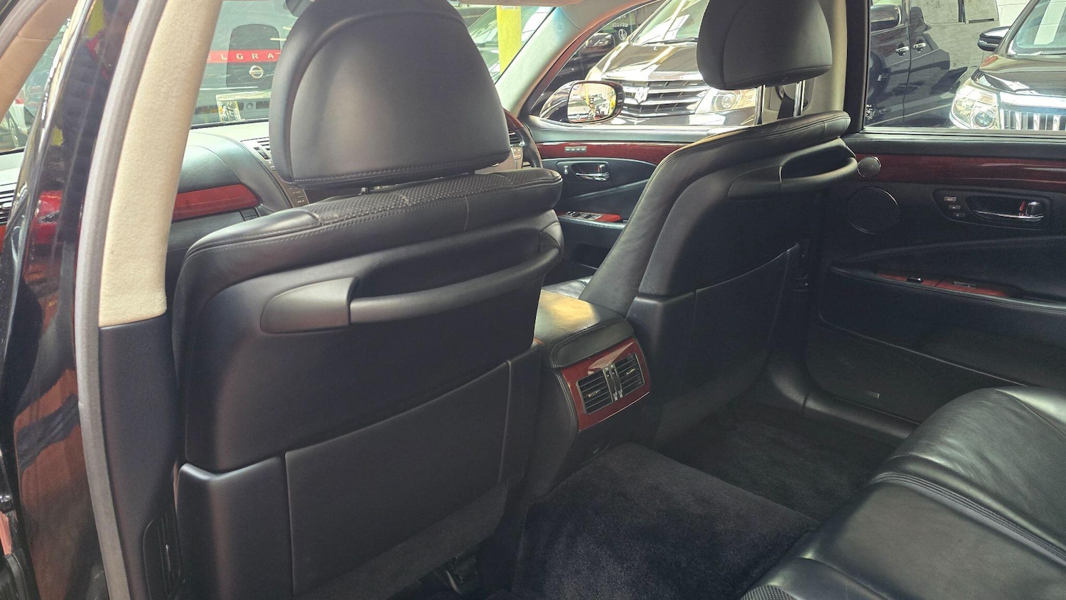 Used Lexus LS 2024 for sale - 76989340: Photo 24