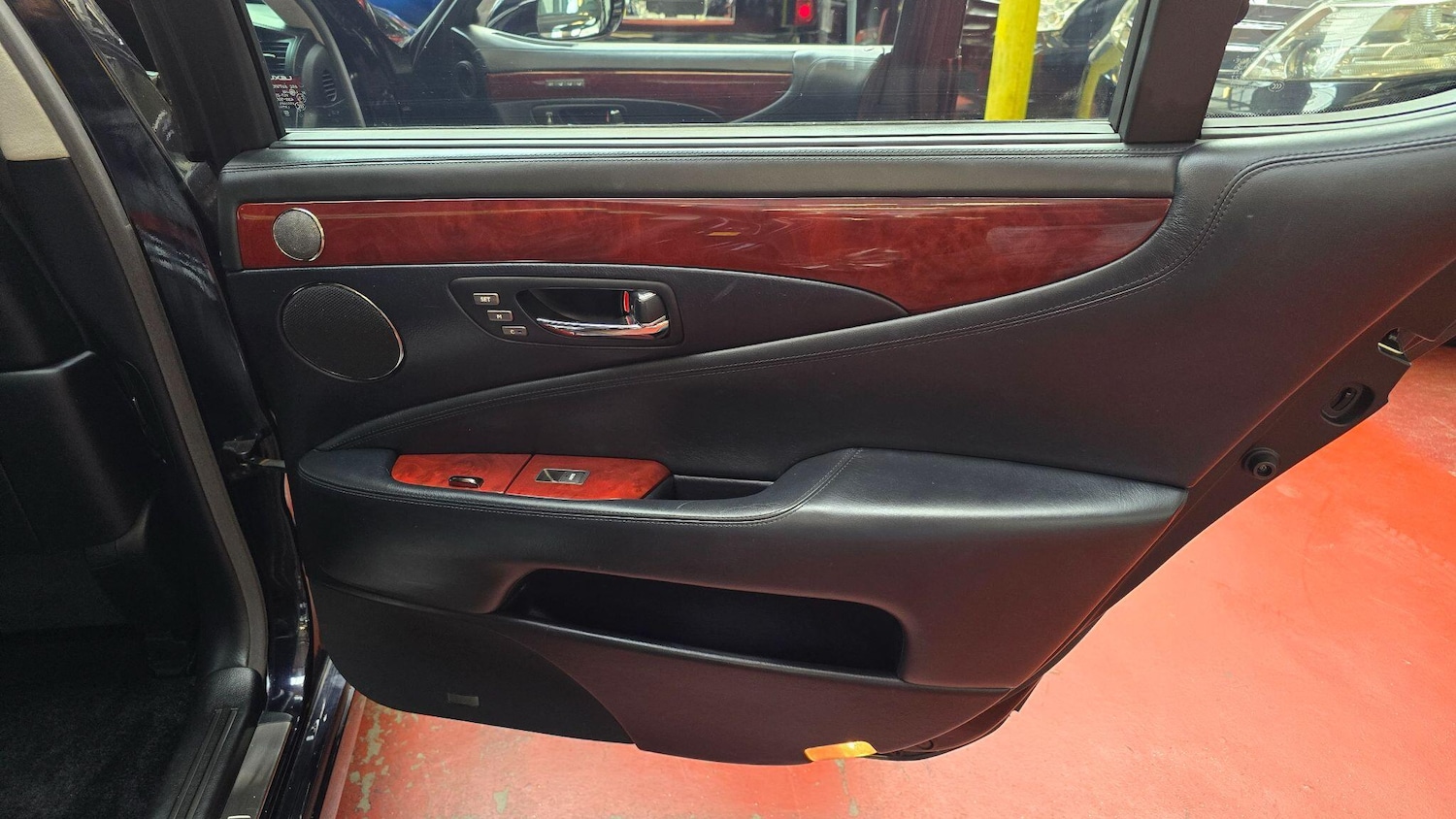 Used Lexus LS 2024 for sale - 76989340: Photo 26