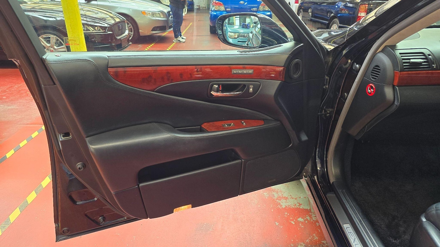 Used Lexus LS 2024 for sale - 76989340: Photo 29