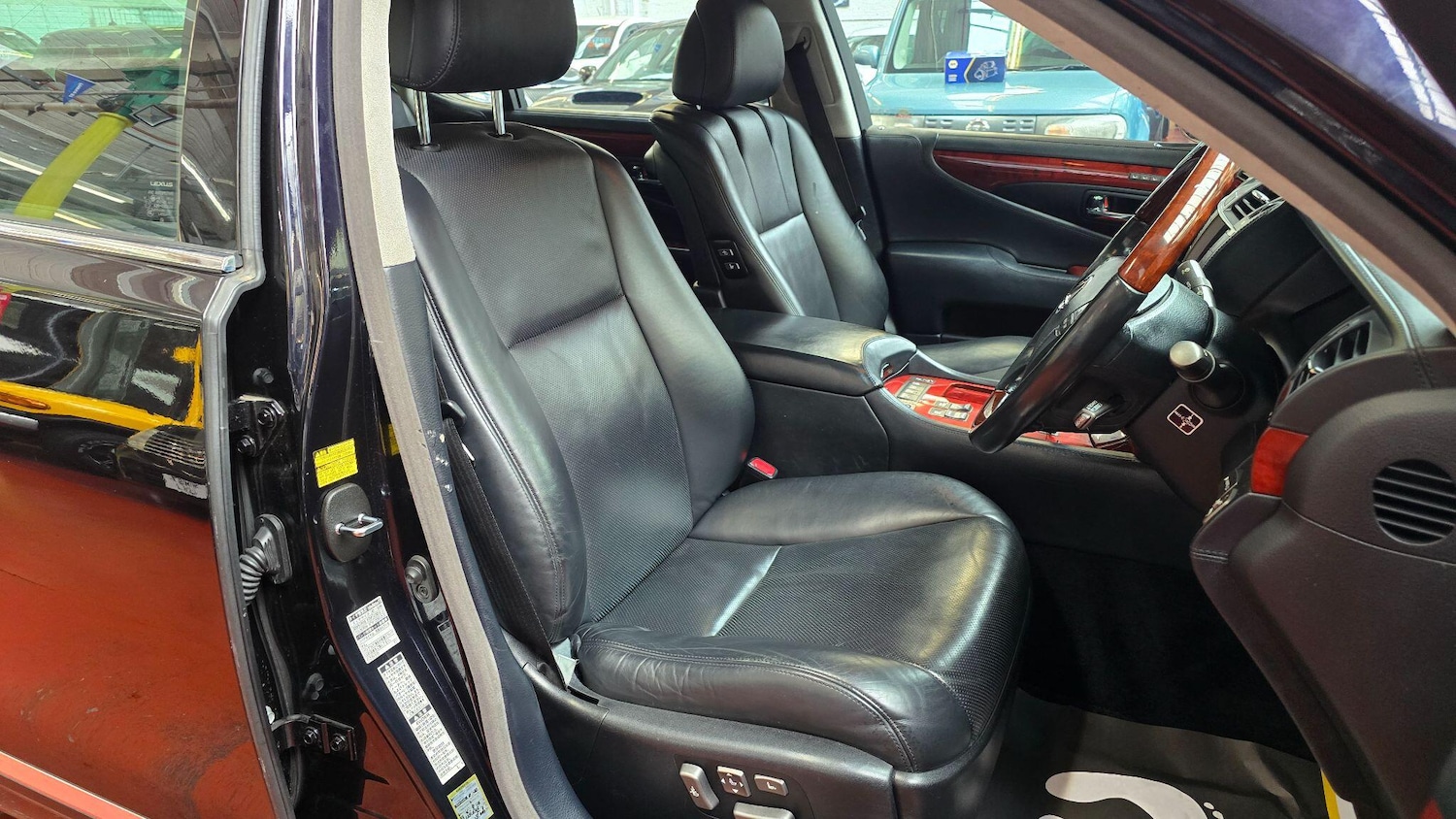 Used Lexus LS 2024 for sale - 76989340: Photo 5