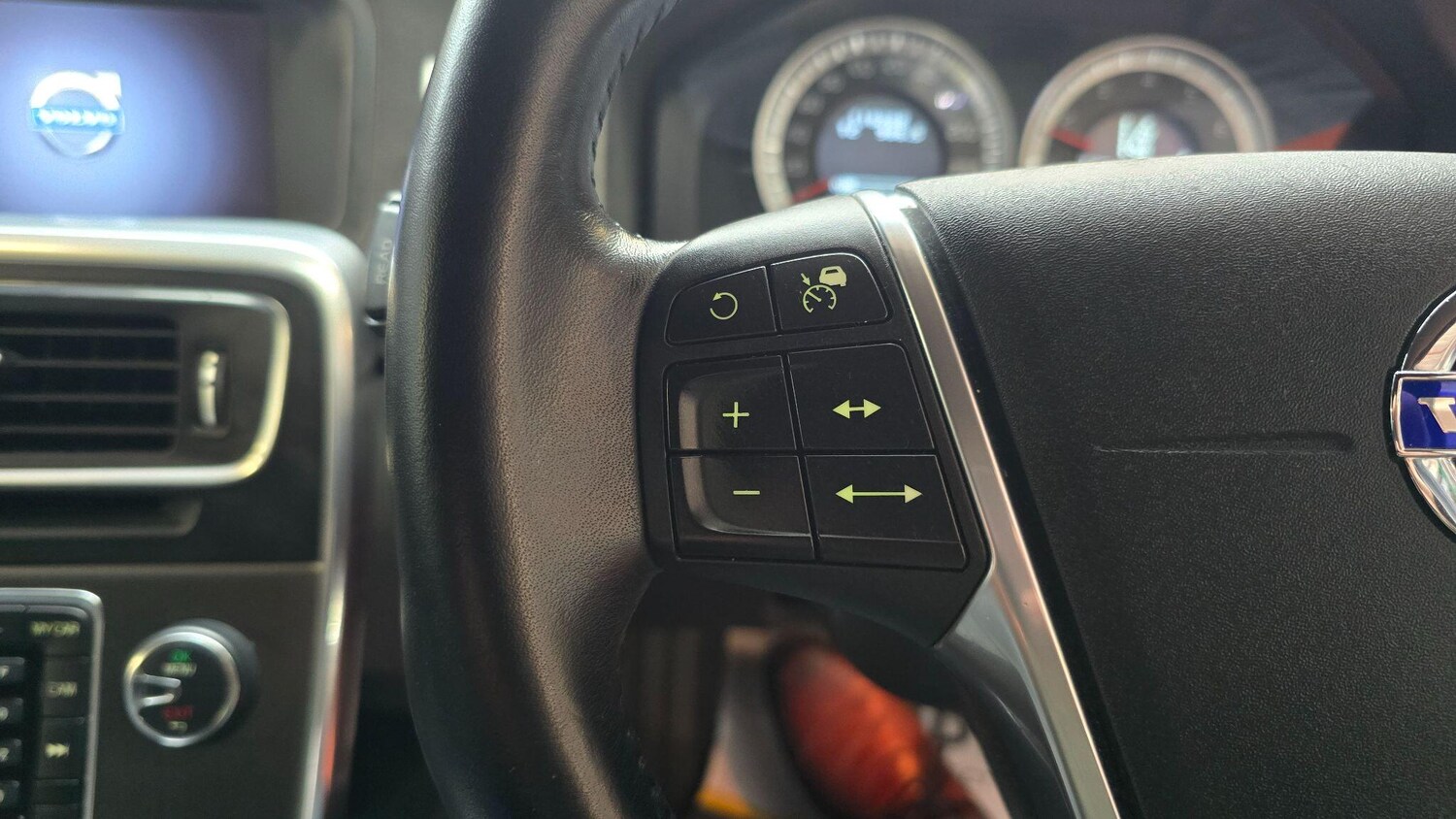 Used Volvo V60 2025 for sale - 77478709: Photo 11