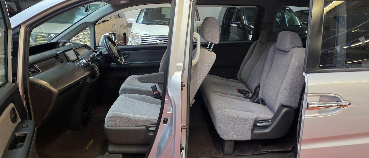 Used Honda Stepwagon 2016 for sale - 77016671: Photo 10