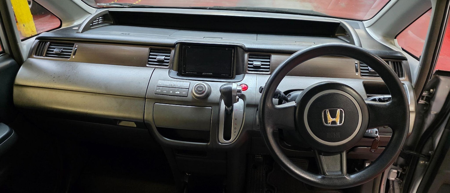 Used Honda Stepwagon 2016 for sale - 77016671: Photo 14