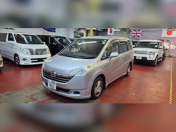 2016 (06) - AUTO +8 SEATER 5-Door