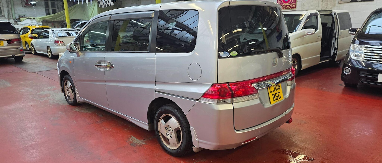 Used Honda Stepwagon 2016 for sale - 77016671: Photo 4