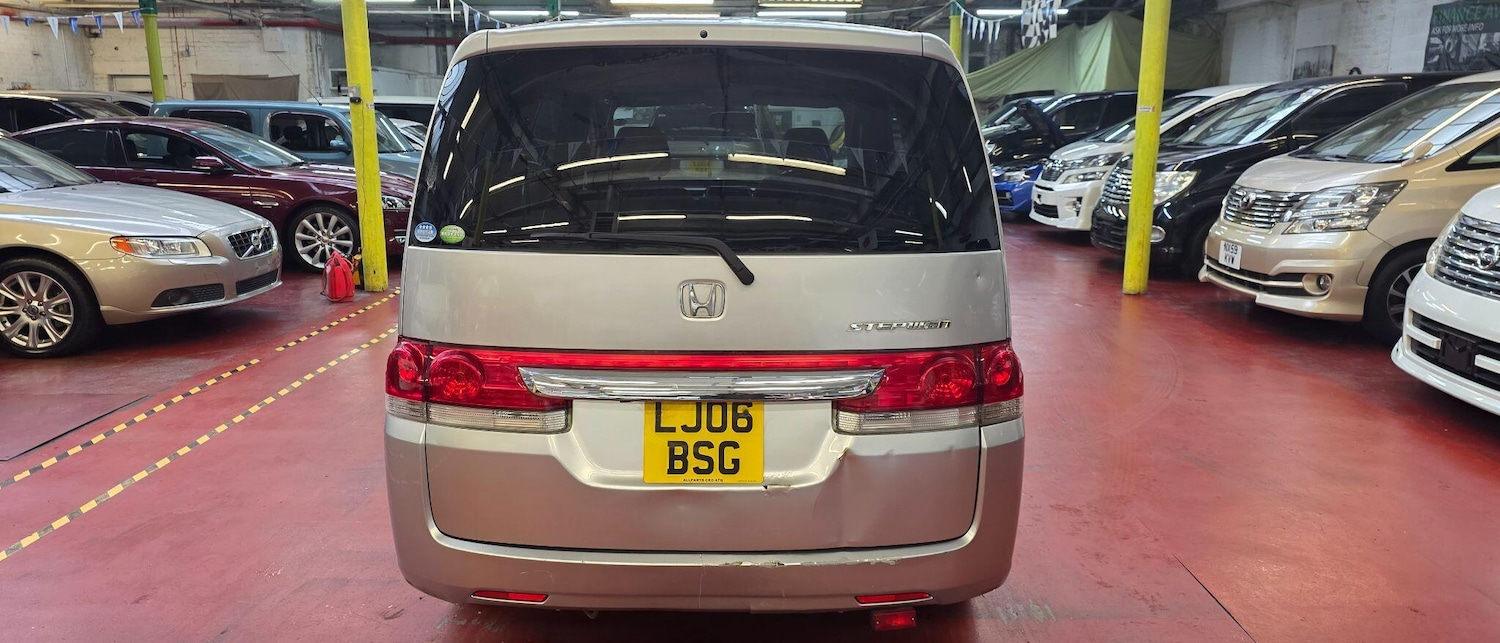 Used Honda Stepwagon 2016 for sale - 77016671: Photo 5