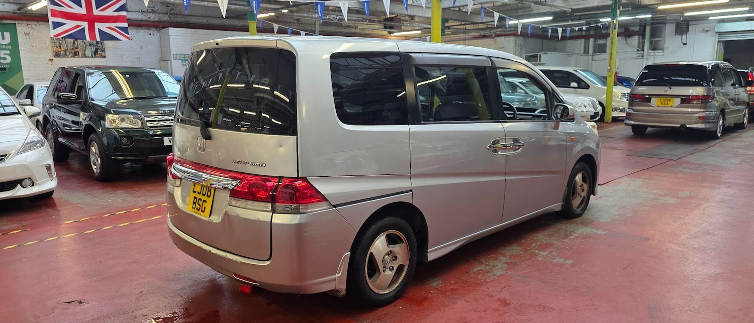 Used Honda Stepwagon 2016 for sale - 77016671: Photo 6