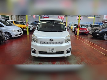 Used Toyota Voxy 2012 for sale - 75493068: Photo