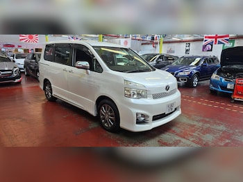 Used Toyota Voxy 2012 for sale - 75493068: Photo