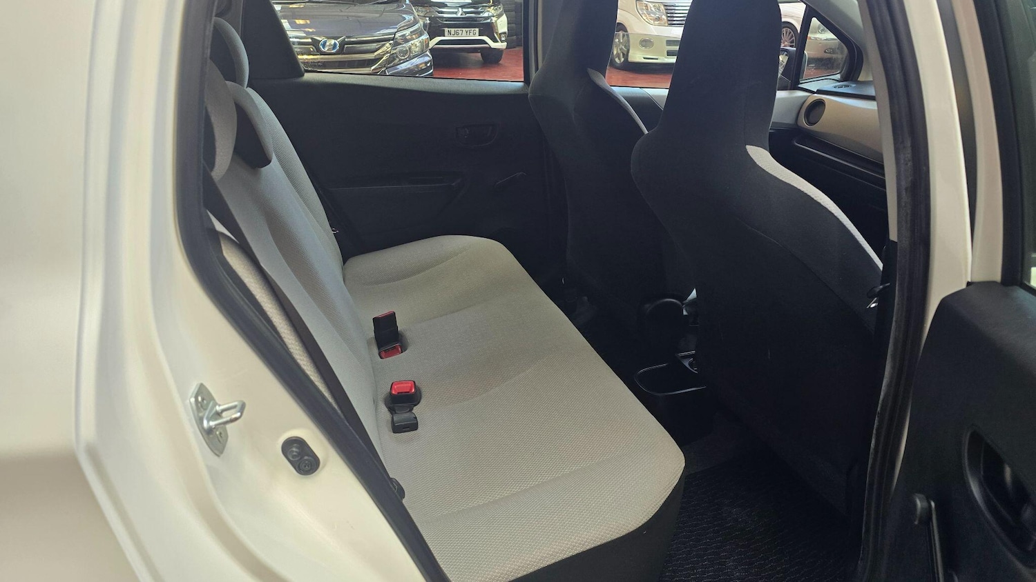 Used Toyota Yaris for sale - 77824887: Photo 10