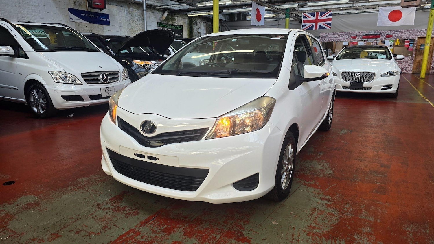 Used Toyota Yaris for sale - 77824887: Photo 2