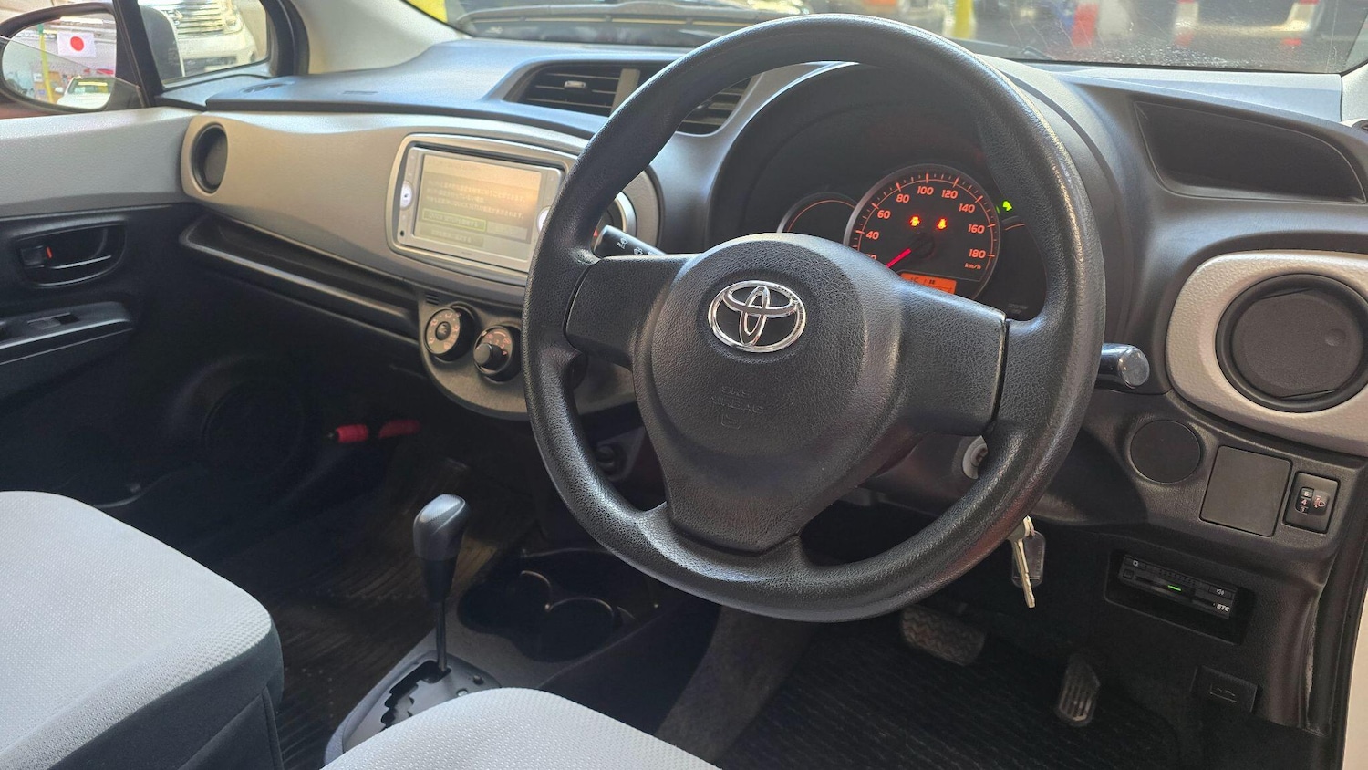 Used Toyota Yaris for sale - 77824887: Photo 4
