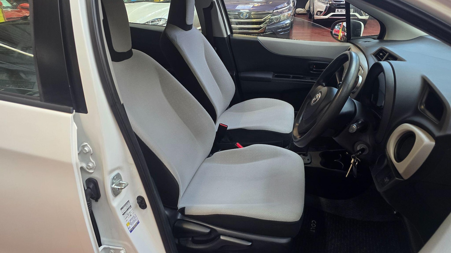 Used Toyota Yaris for sale - 77824887: Photo 9