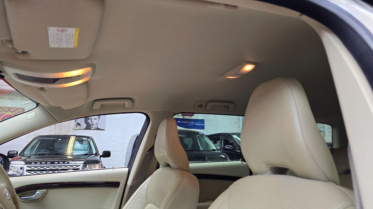 Used Volvo V70 2025 for sale - 76989671: Photo 15