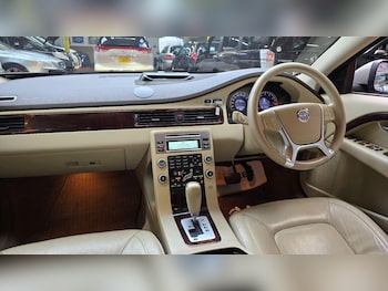 Used Volvo V70 2010 for sale - 76989671: Photo