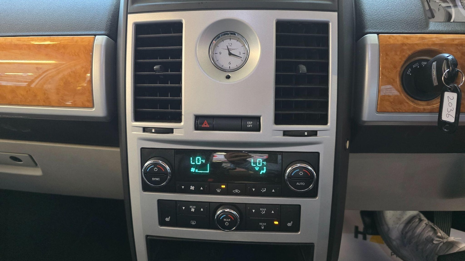 Used Chrysler Grand Voyager for sale - 74713181: Photo 10