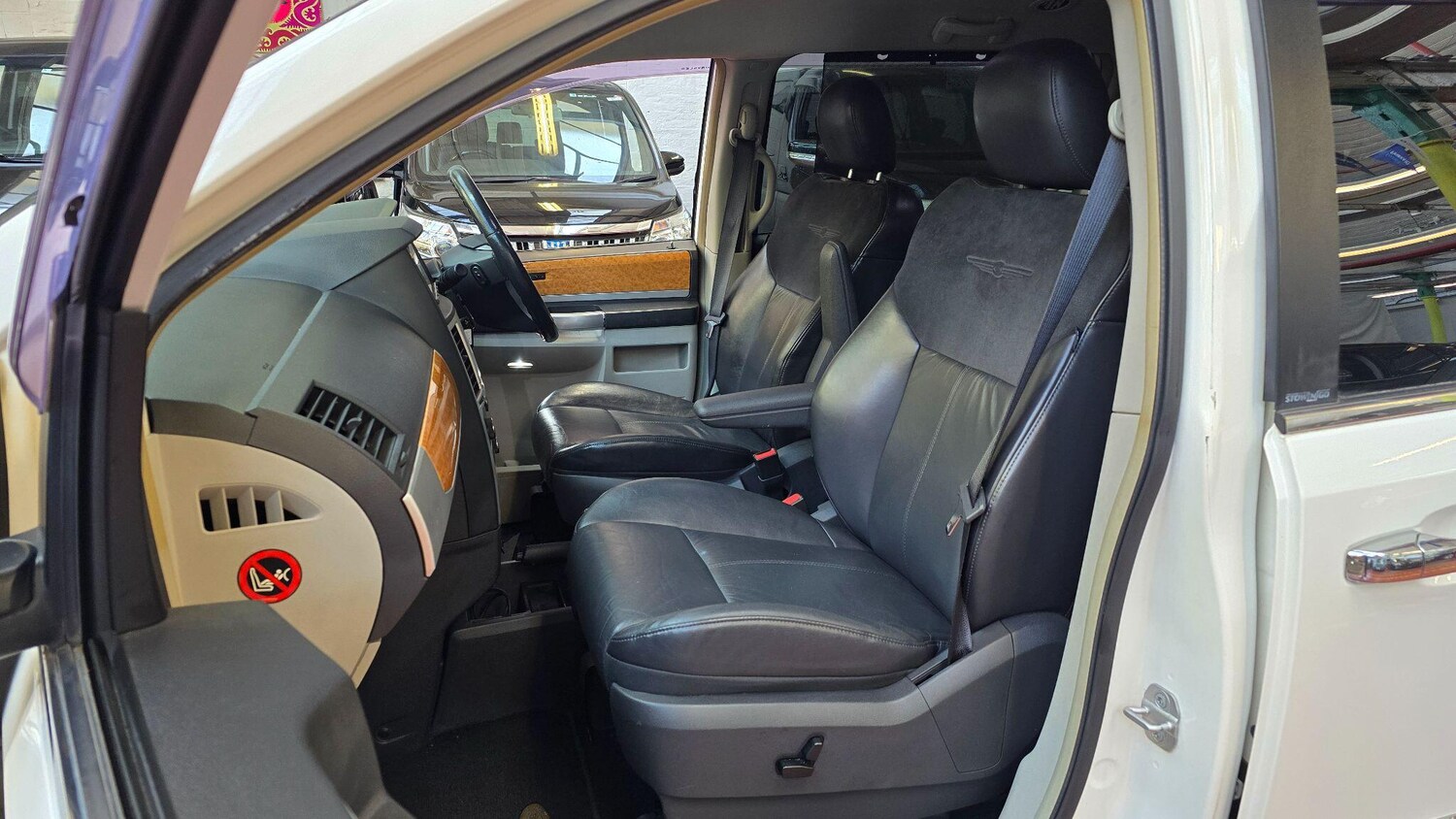 Used Chrysler Grand Voyager for sale - 74713181: Photo 11