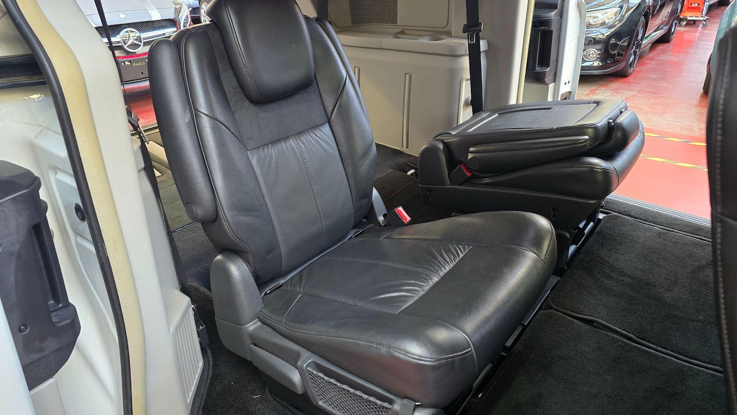 Used Chrysler Grand Voyager for sale - 74713181: Photo 23