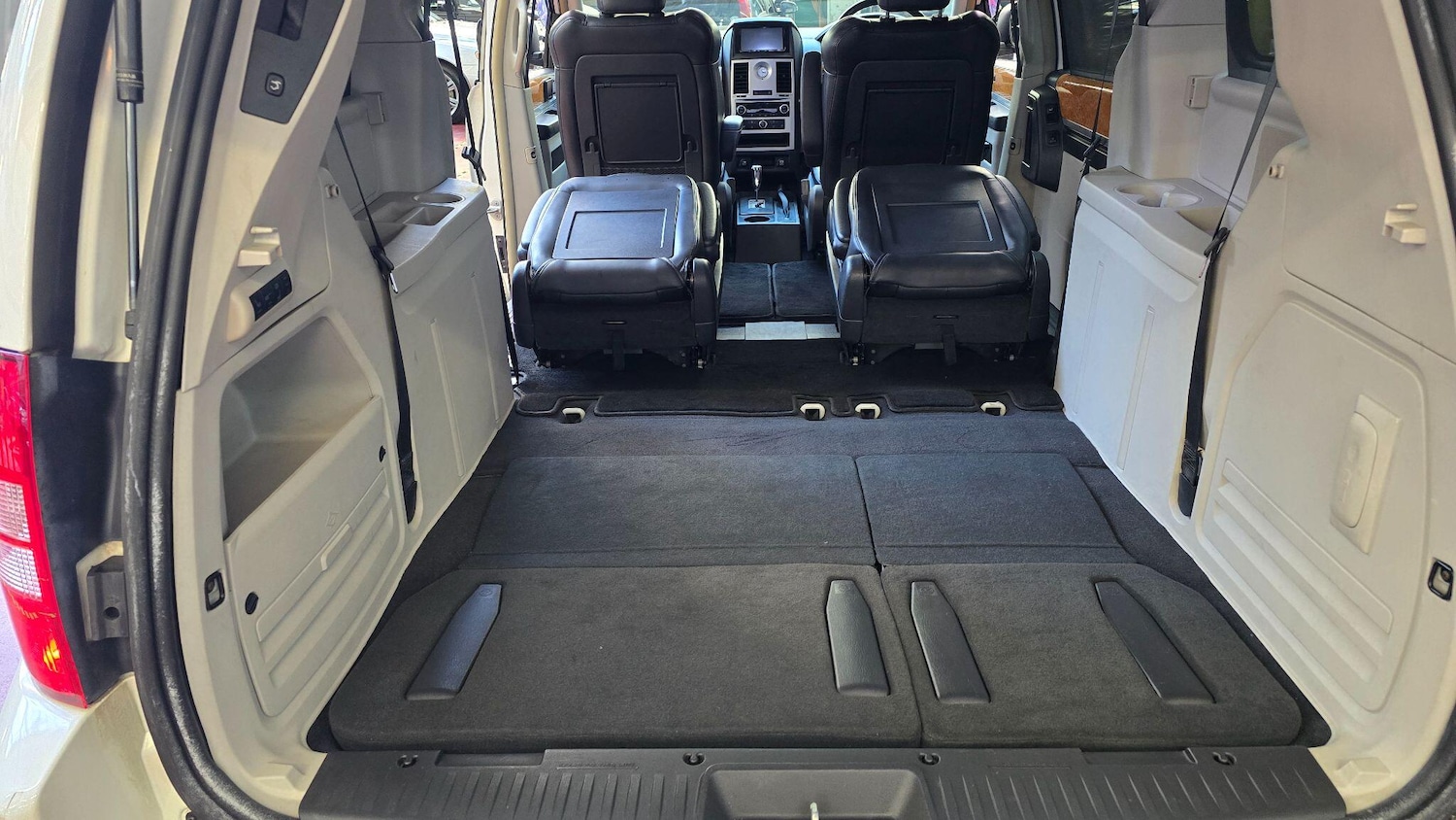 Used Chrysler Grand Voyager for sale - 74713181: Photo 31