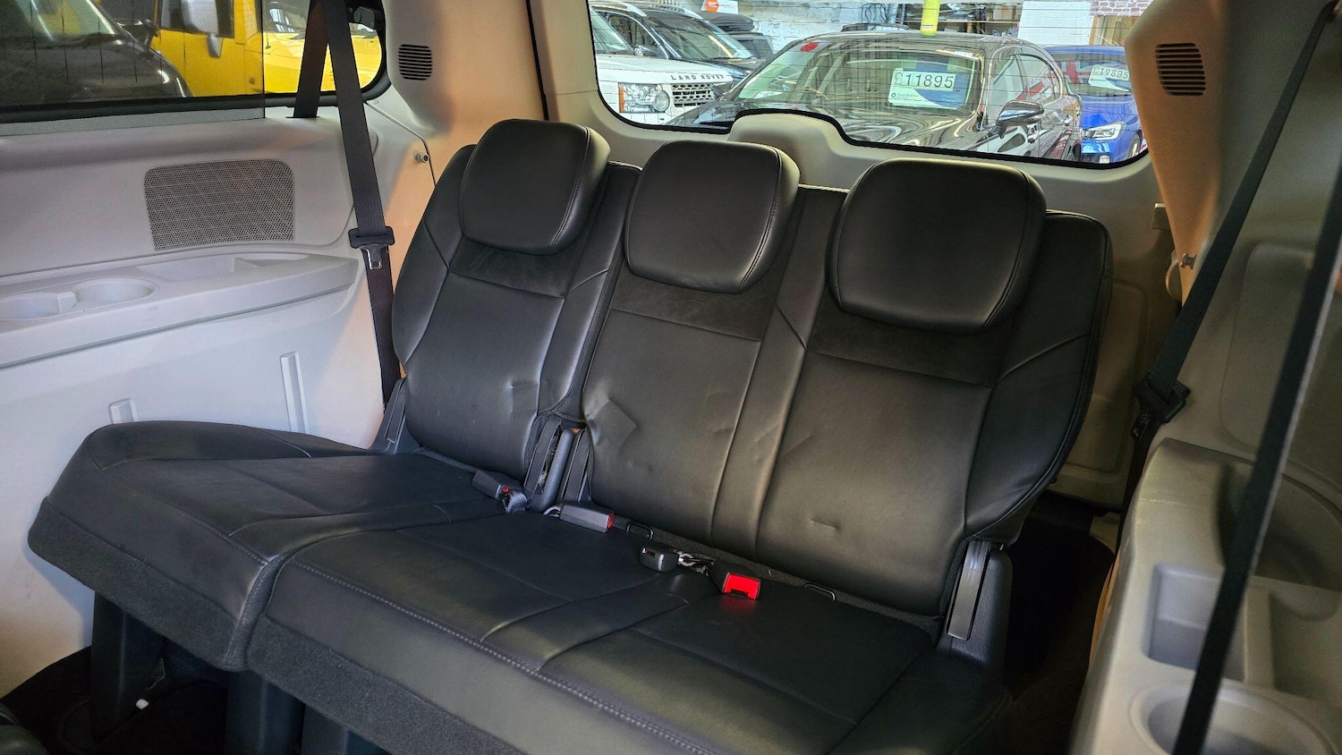 Used Chrysler Grand Voyager for sale - 74713181: Photo 8